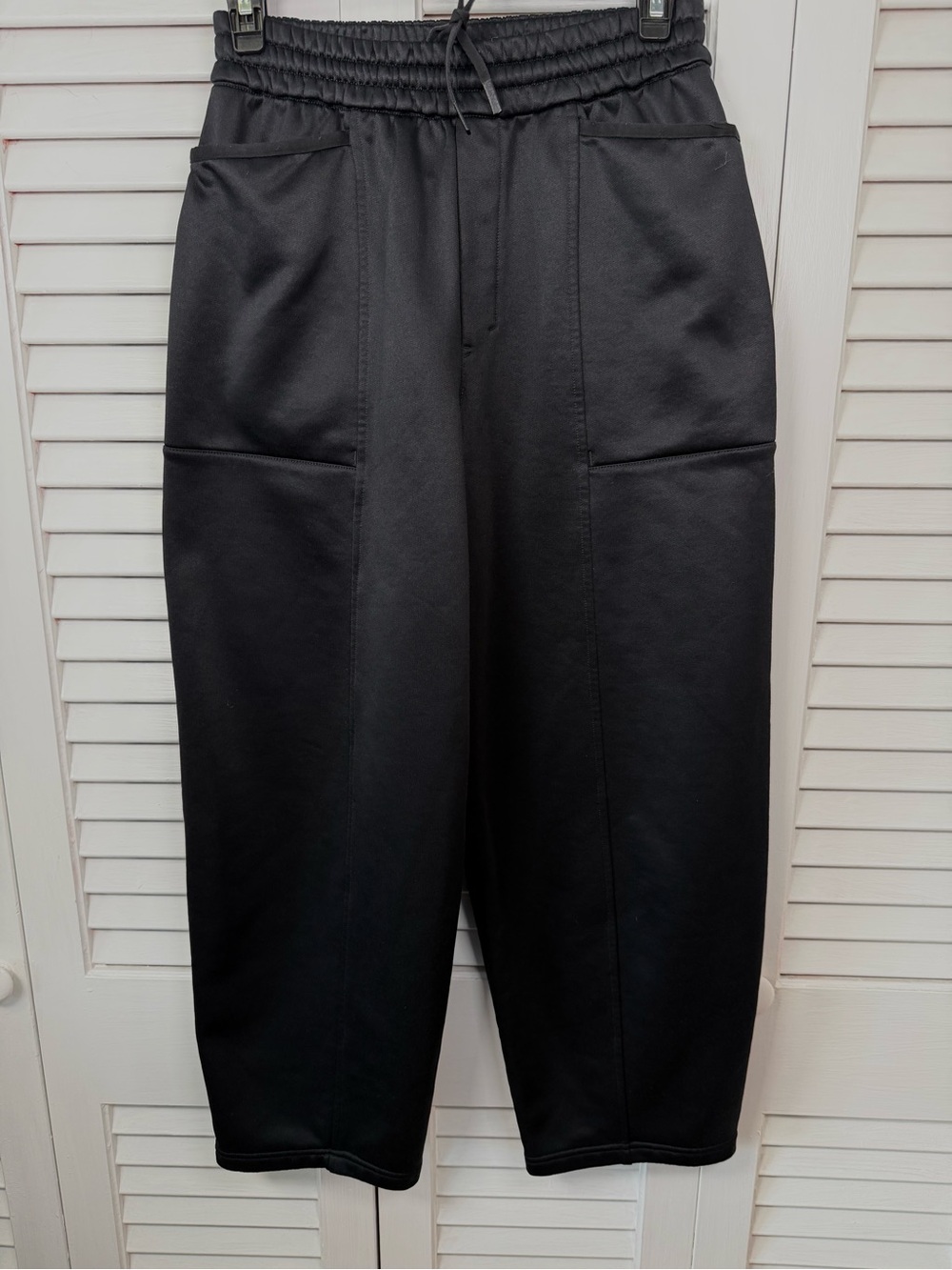 Lululemon Lab Barrel Leg Fleece Track Pants Black Women’s Size 4 Cozy Athleisure
